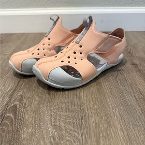 Nike Kids' Sandals in Peach and Gray